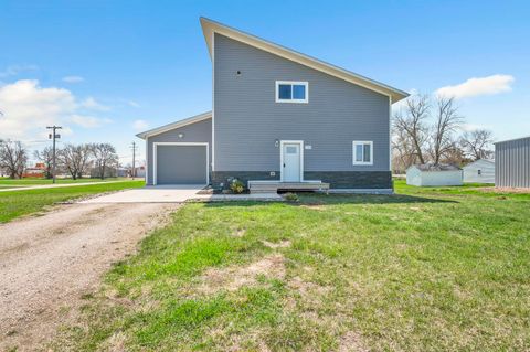 Photo of 3502 7th Street, Emmetsburg, IA 50536 (MLS # 260332)