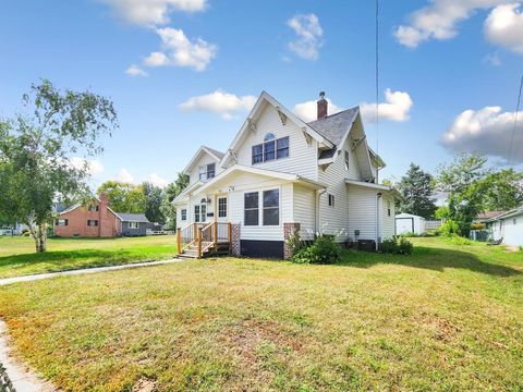 Photo of 703 Des Moines Street Street, Emmetsburg, IA 50536 (MLS # 251161)