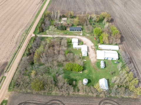 Photo of 2020 330th Avenue, Terril, IA 51364 (MLS # 260367)