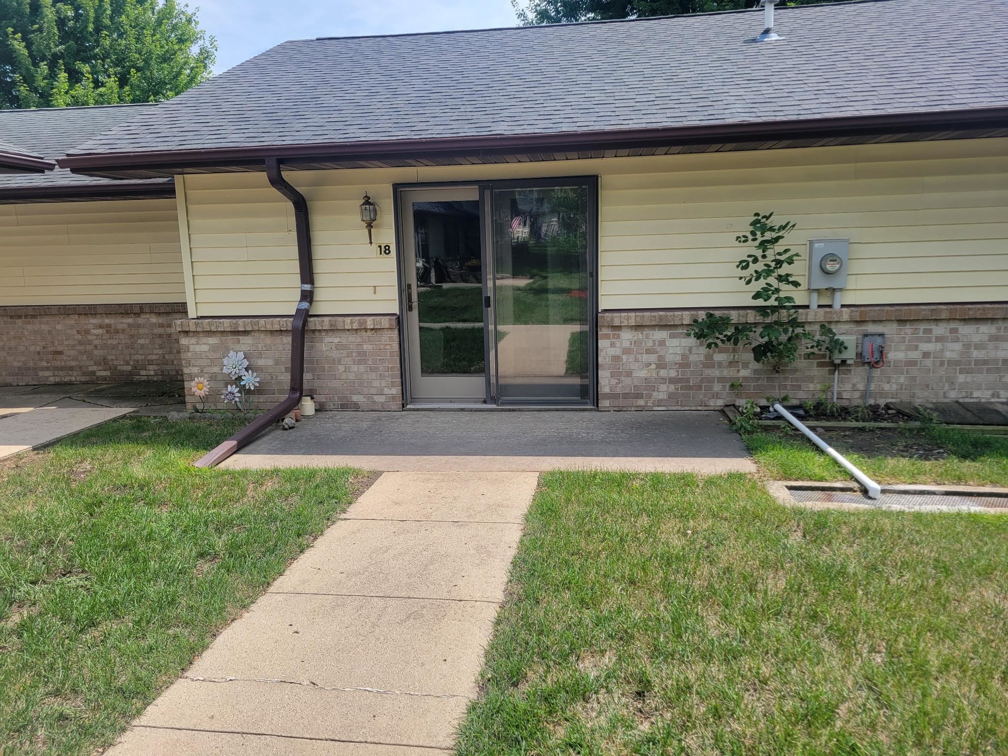 Photo 1 of 35 — 1940 23rd Street 18, Spirit Lake, IA 51360