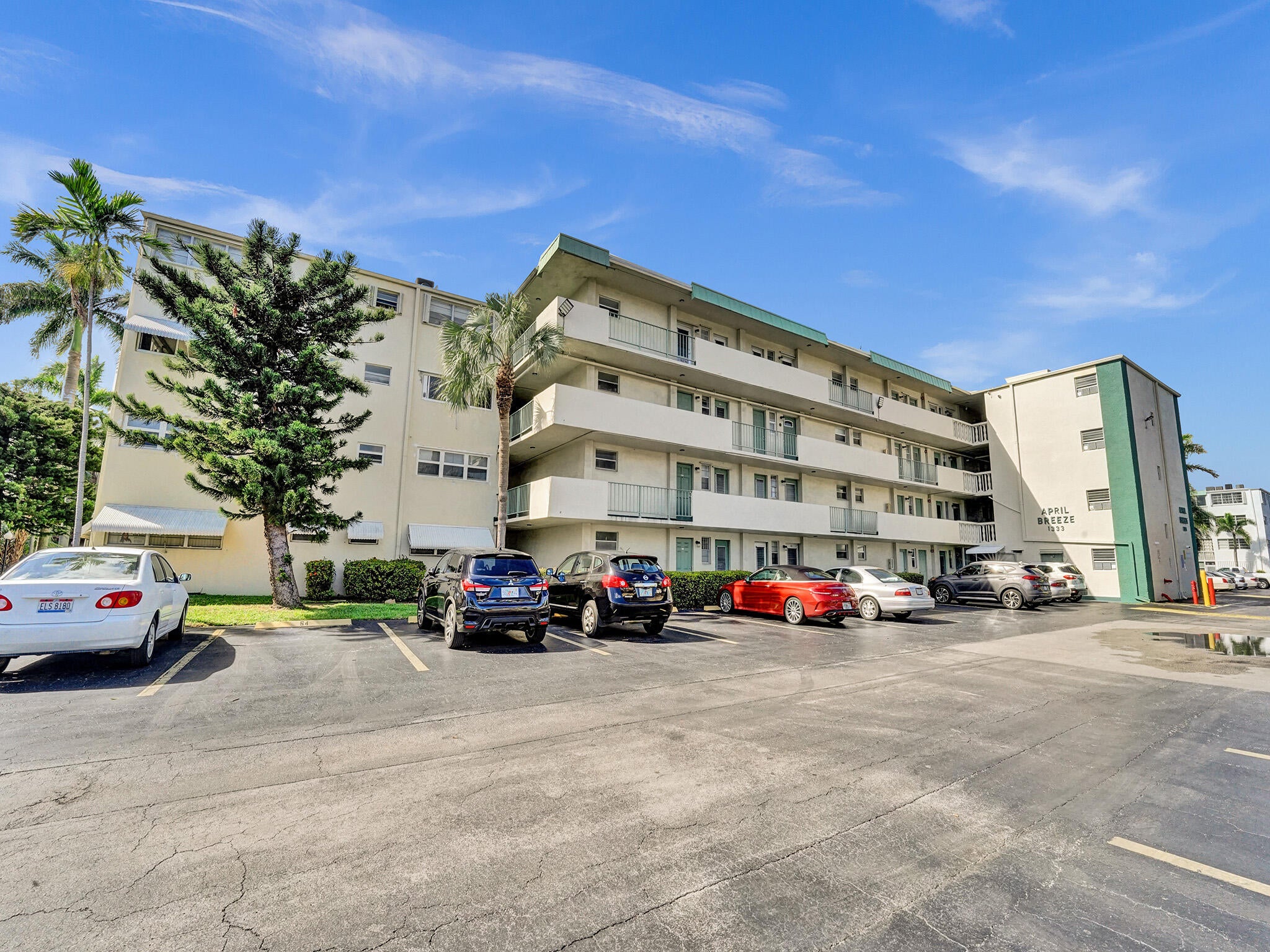 1333 E HALLANDALE BEACH Boulevard 302