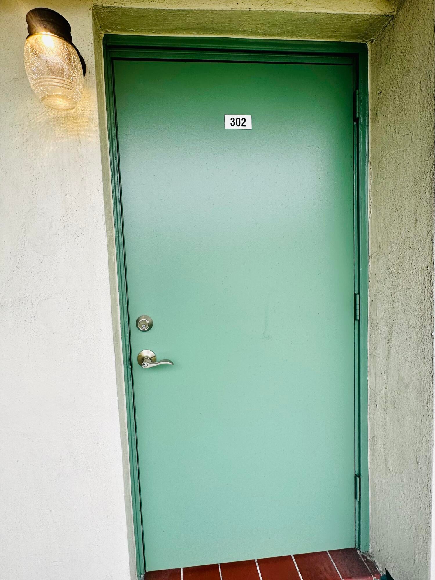 1333 E HALLANDALE BEACH Boulevard 302