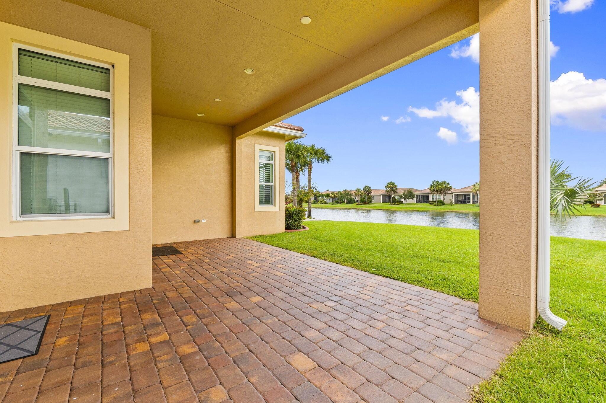 18024 SW Cosenza Way, Port St Lucie, FL, 34986/$550,000 4 18024 SW Cosenza Way