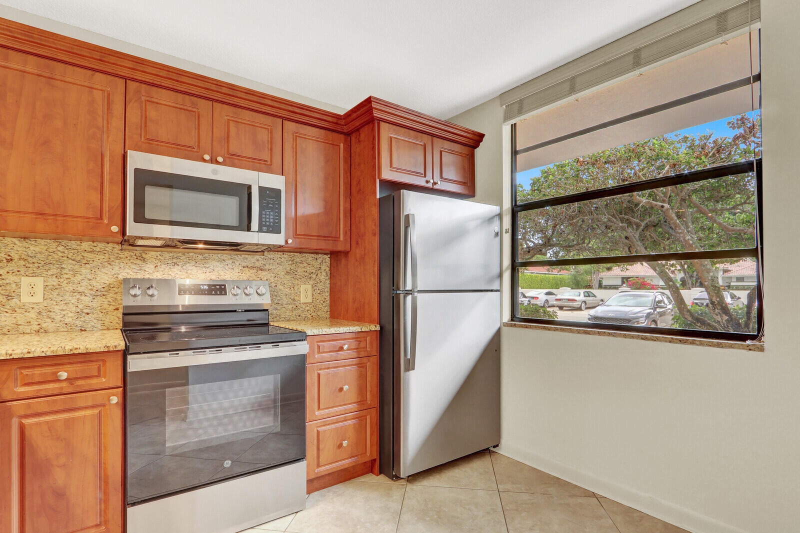 3636 WHITEHALL Drive 105, West Palm Beach FL 33401