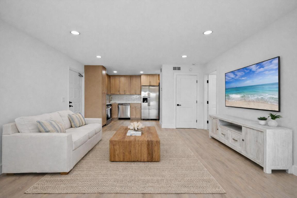 PALM CLUB VILLAGE II CONDO - Residential