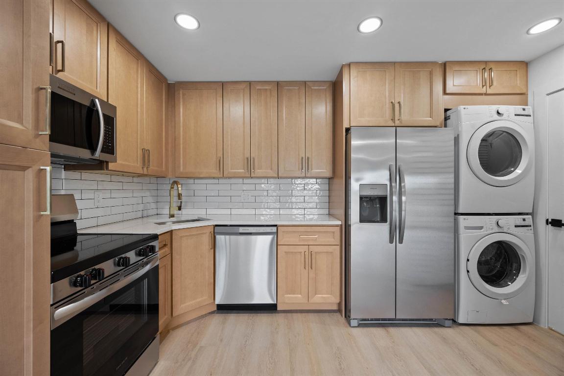 PALM CLUB VILLAGE II CONDO - Residential