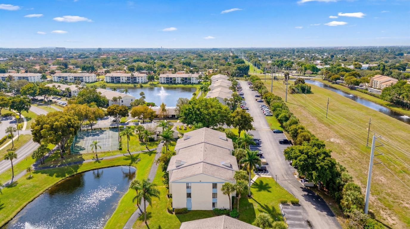 PALM CLUB VILLAGE II CONDO - Residential