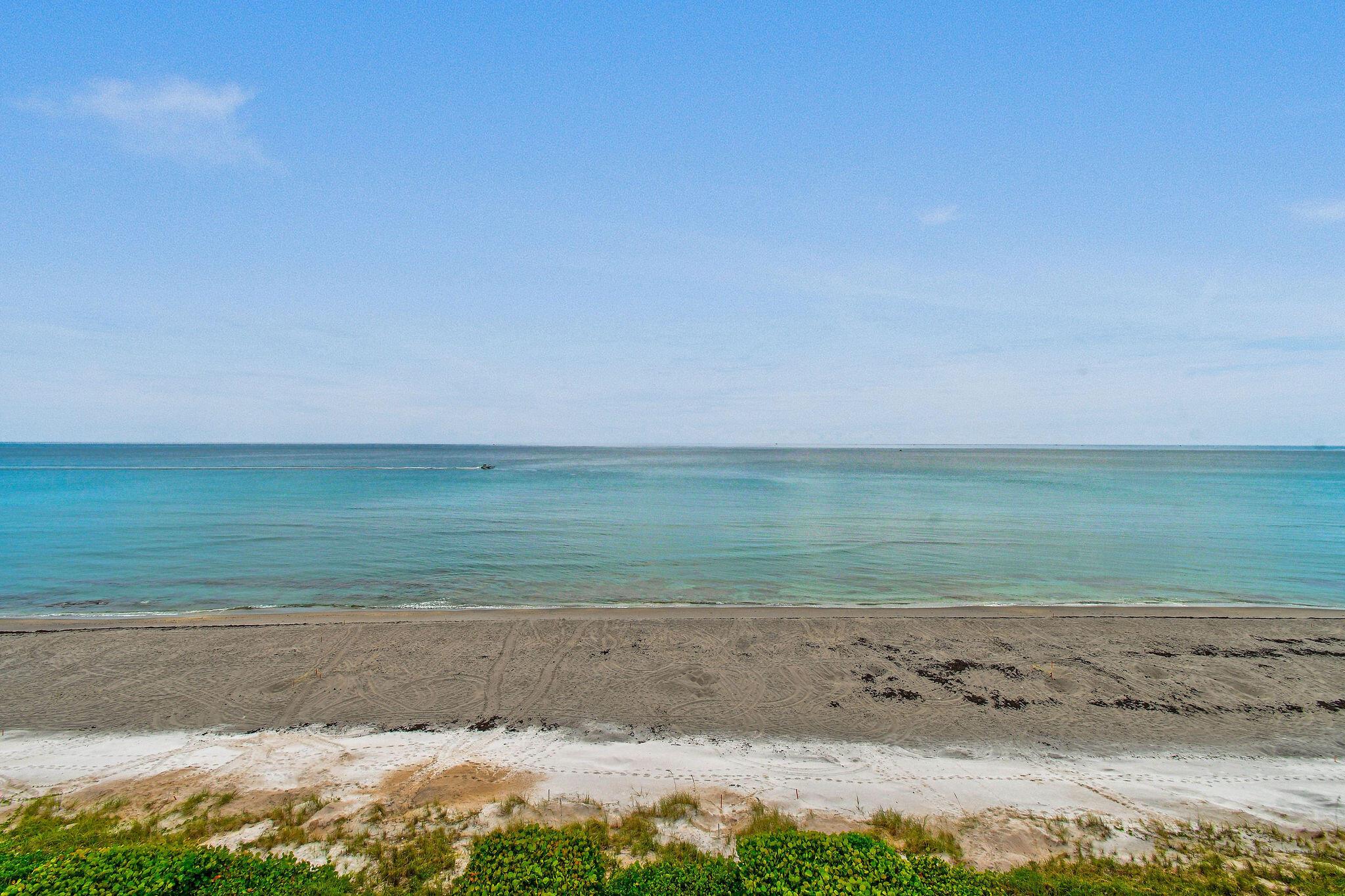 PASSAGES OF JUPITER ISLAN - Residential