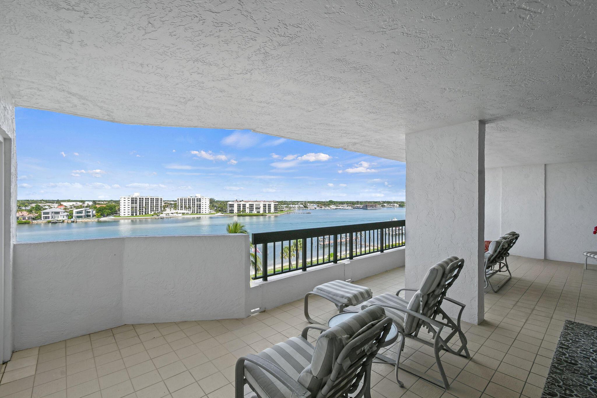 PASSAGES OF JUPITER ISLAN - Residential