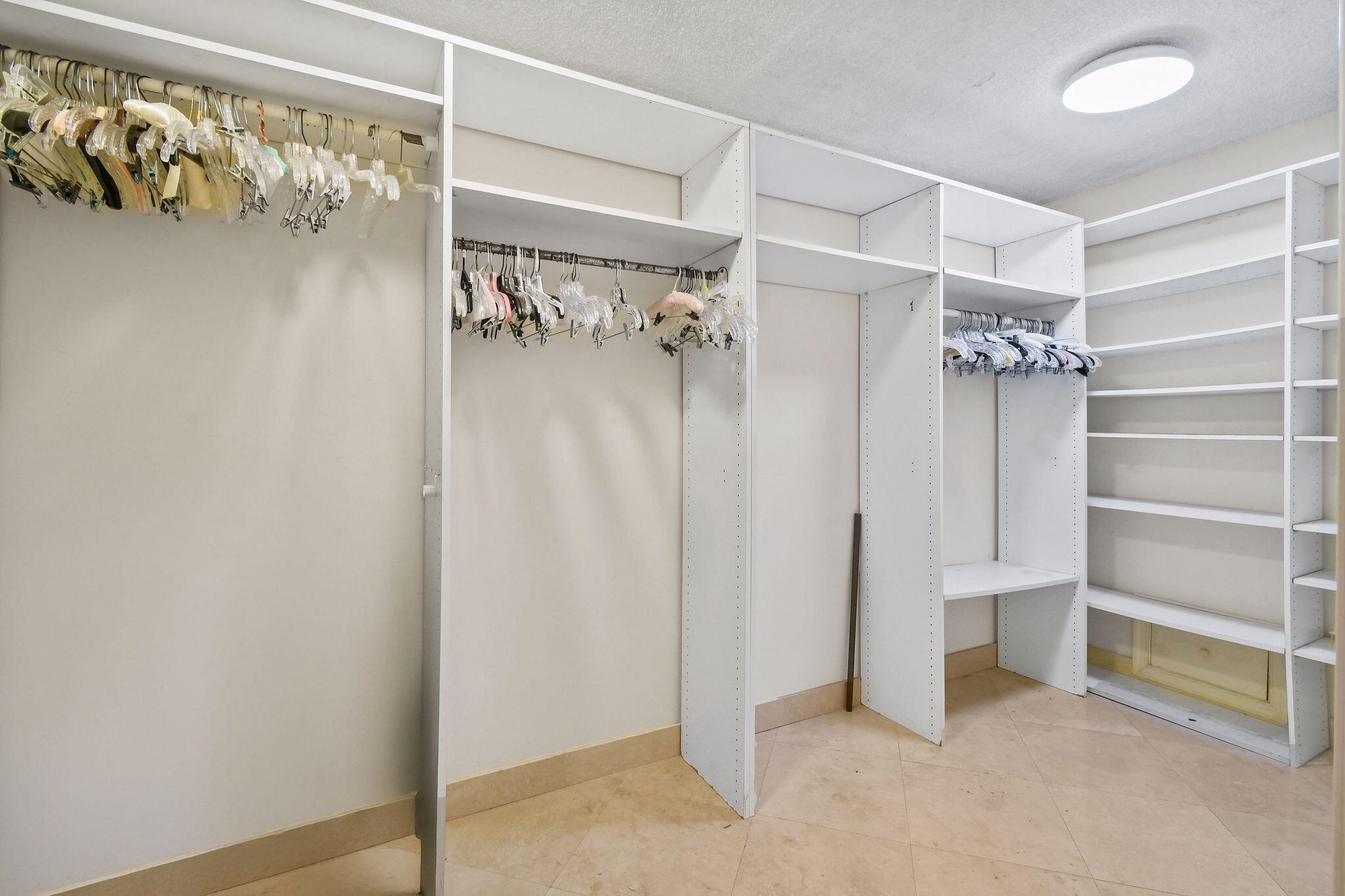 PASSAGES OF JUPITER ISLAN - Residential