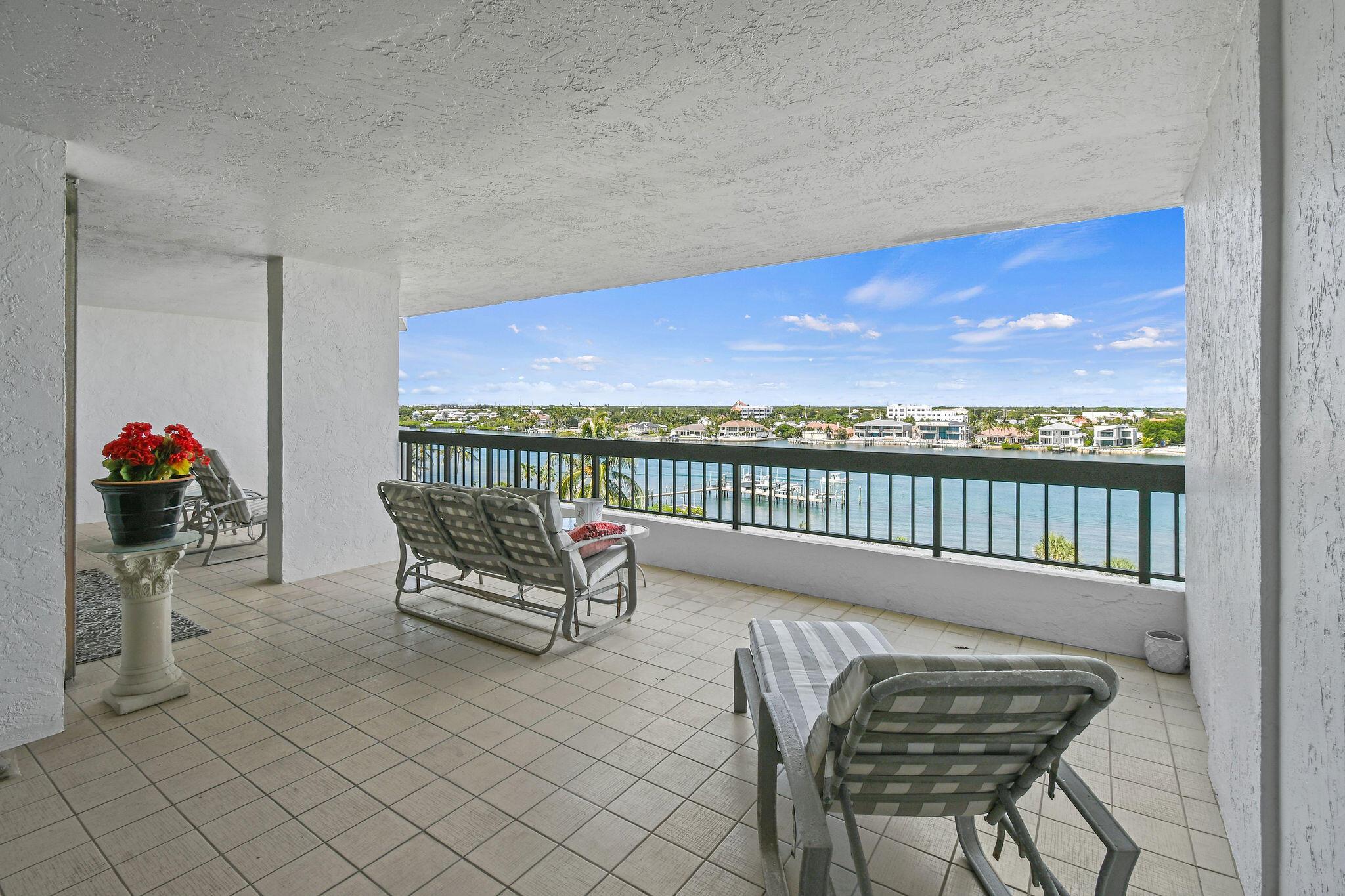 PASSAGES OF JUPITER ISLAN - Residential