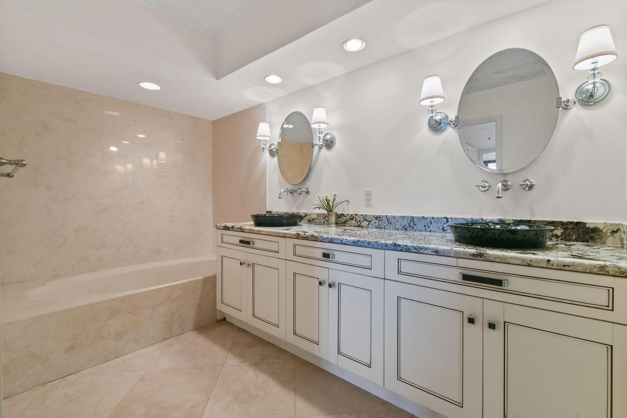 PASSAGES OF JUPITER ISLAN - Residential