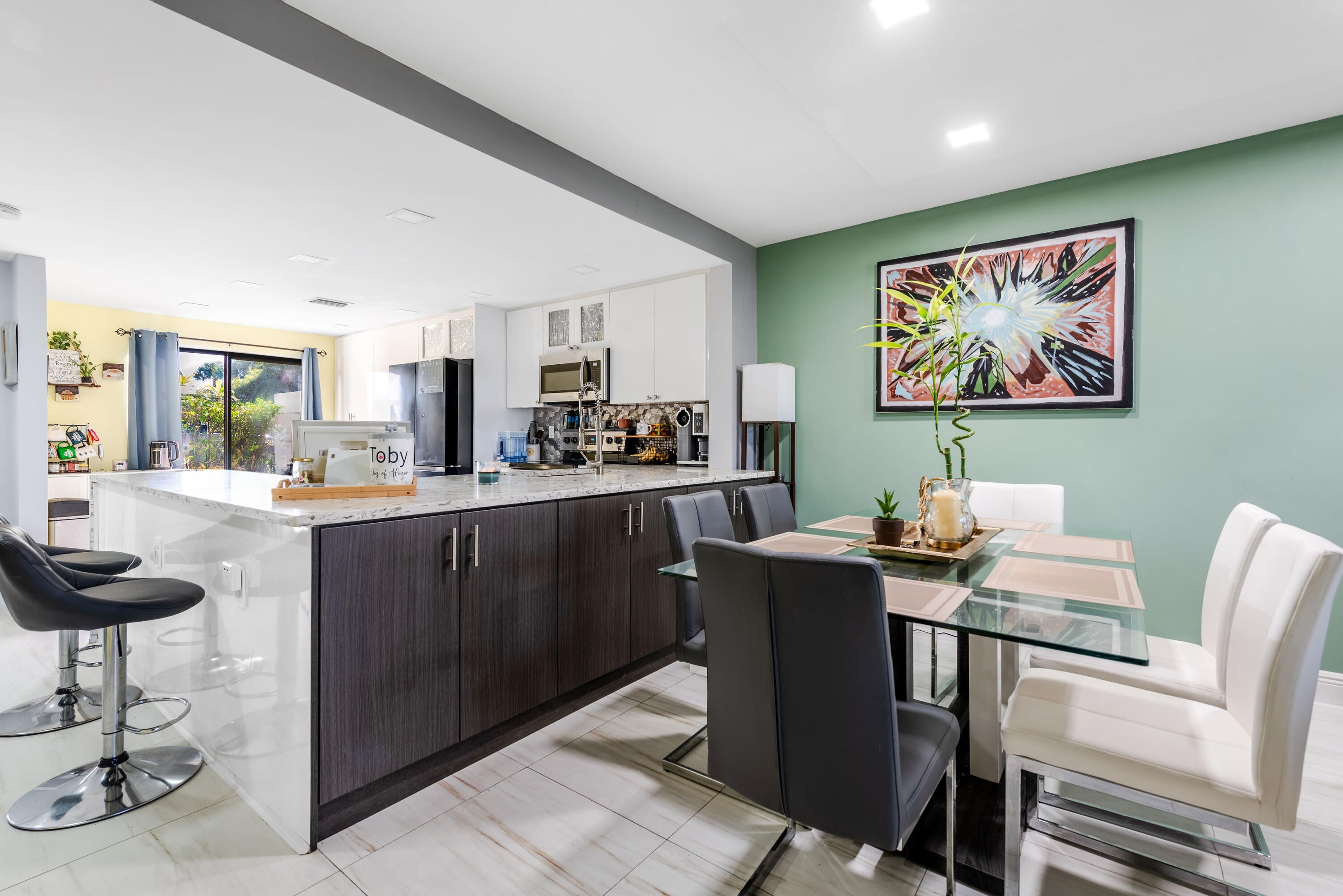 Properties | Stephanie Kaufman 7418 Victory Lane 9802
