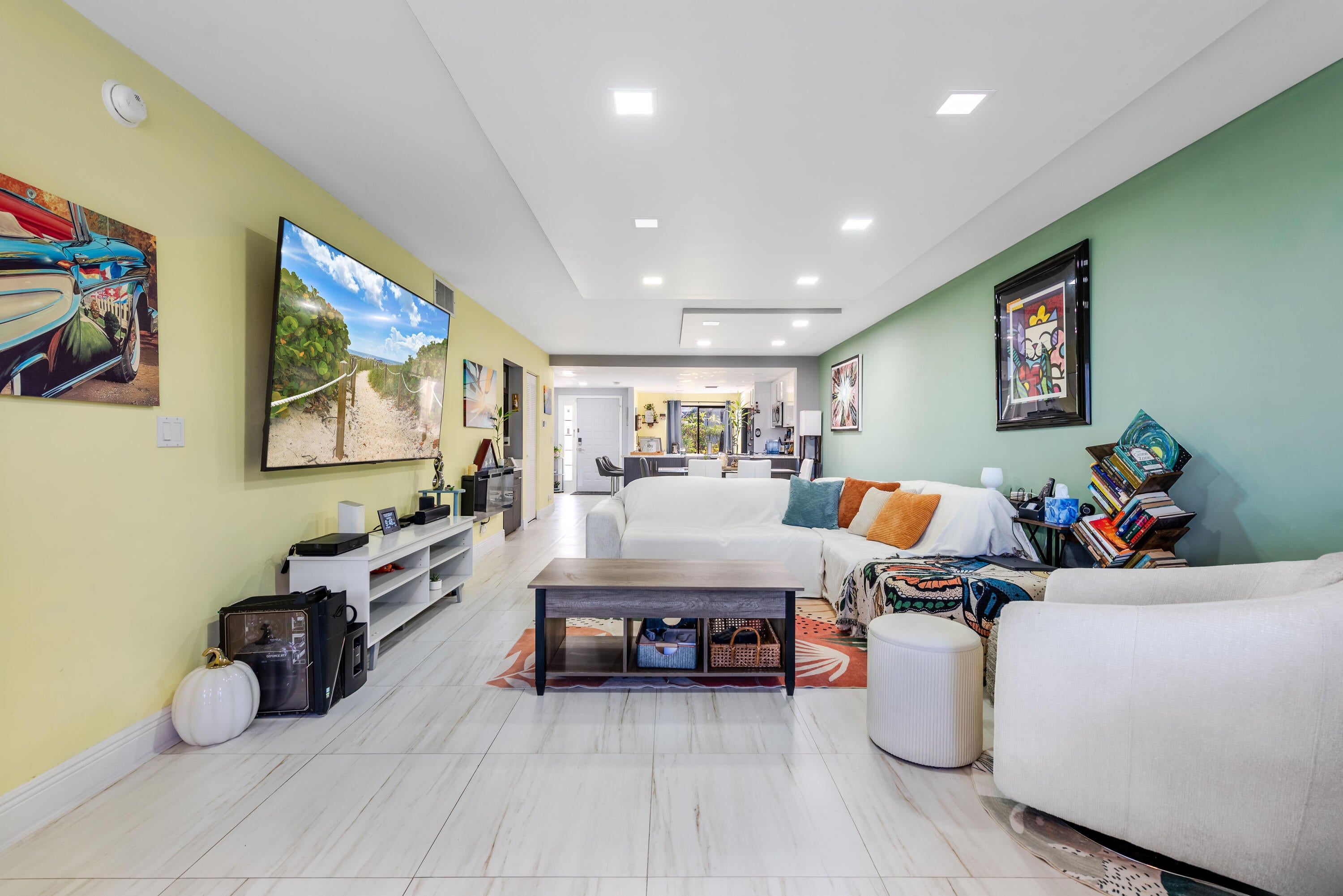 Properties | Stephanie Kaufman 7418 Victory Lane 9802