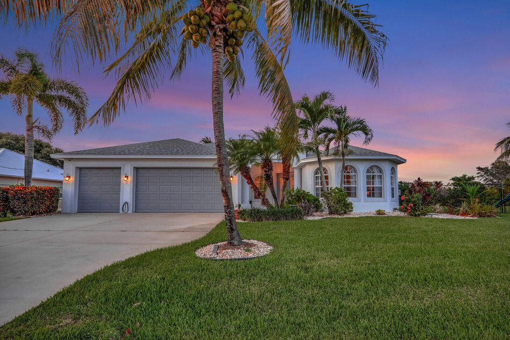 Photo of 494 SW South Quick Circle, Port Saint Lucie, FL 34953 (MLS # R10916974)