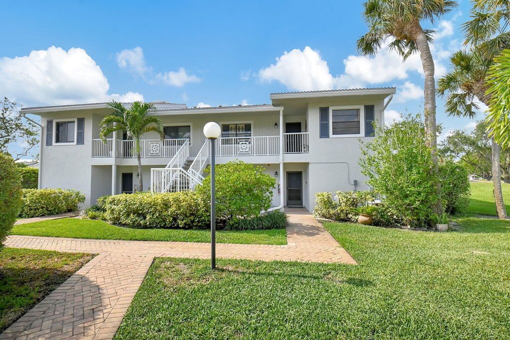 Photo of 63 Eastgate Drive #D, Boynton Beach, FL 33436 (MLS # R10989605)