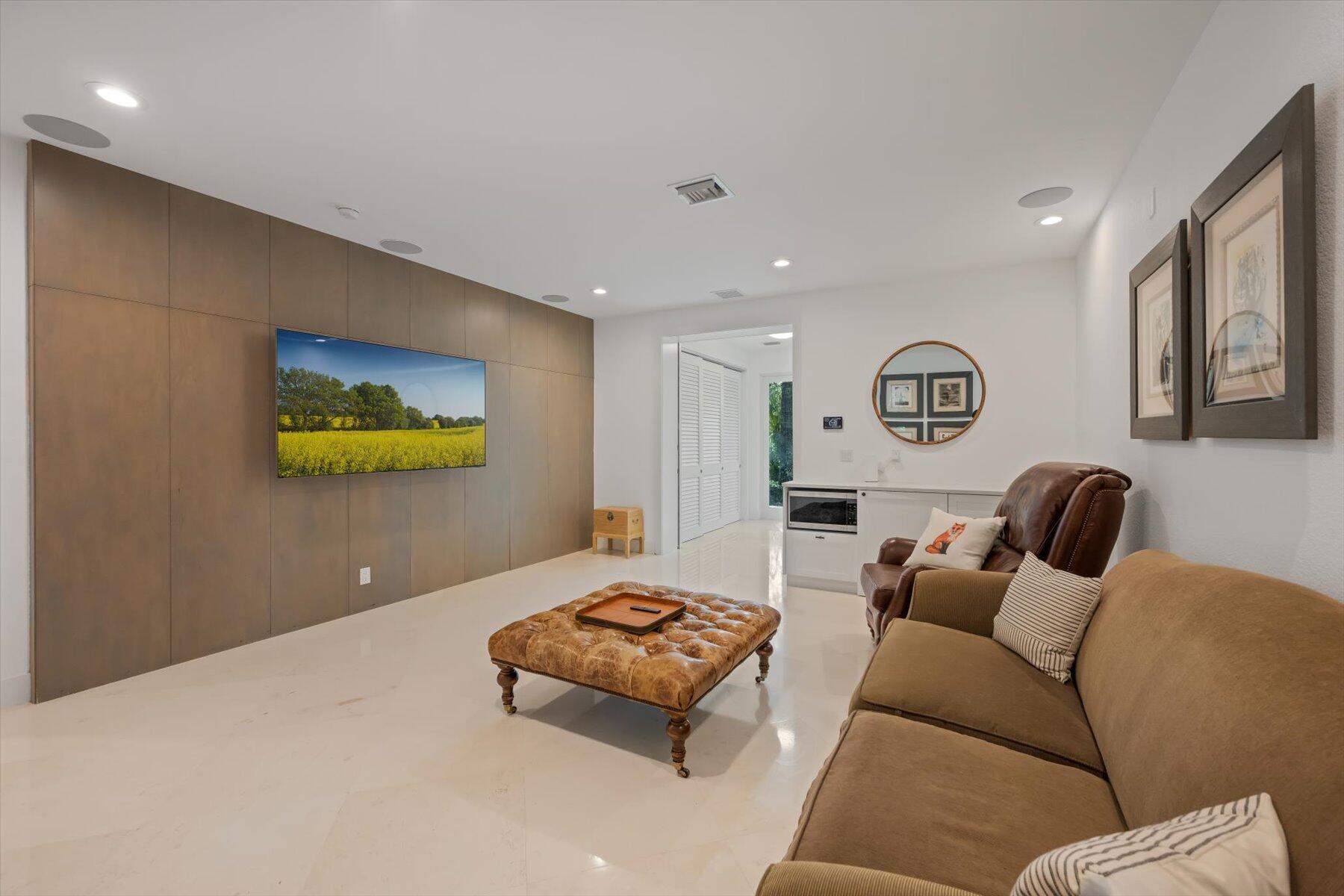 SADDLE TRAIL PARK OF WELL - Residential