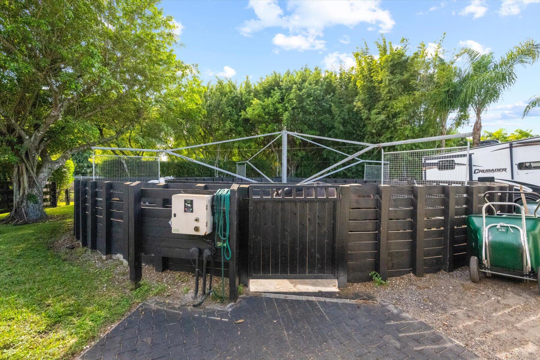 SADDLE TRAIL PARK OF WELLINGTON - Residential