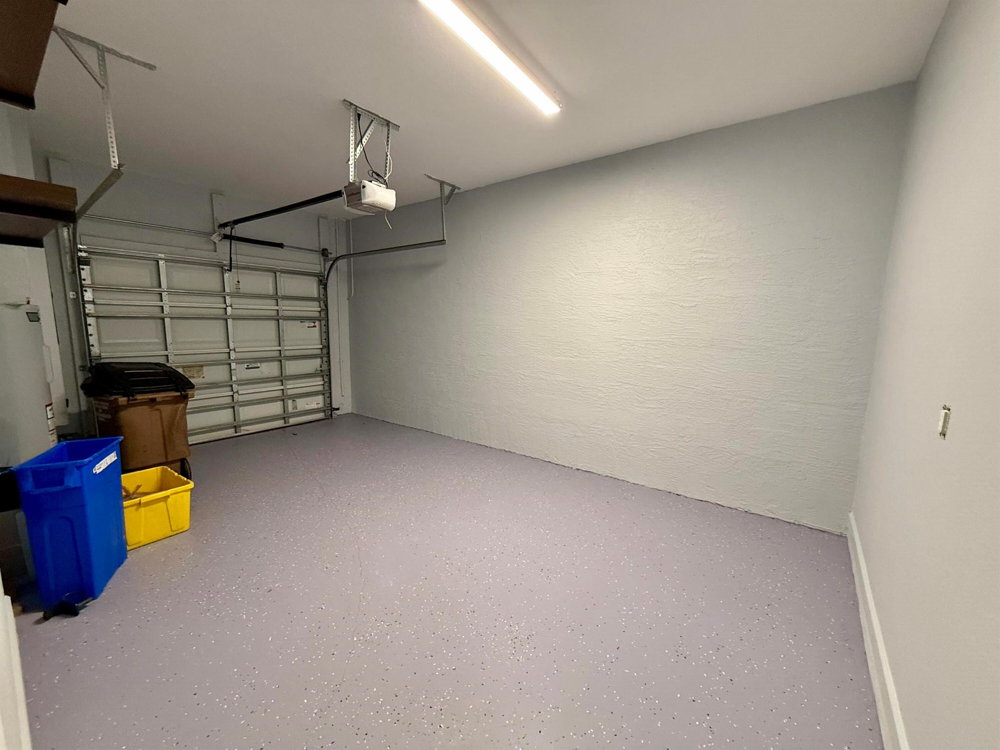 CHARLESTON COMMONS - Residential Lease