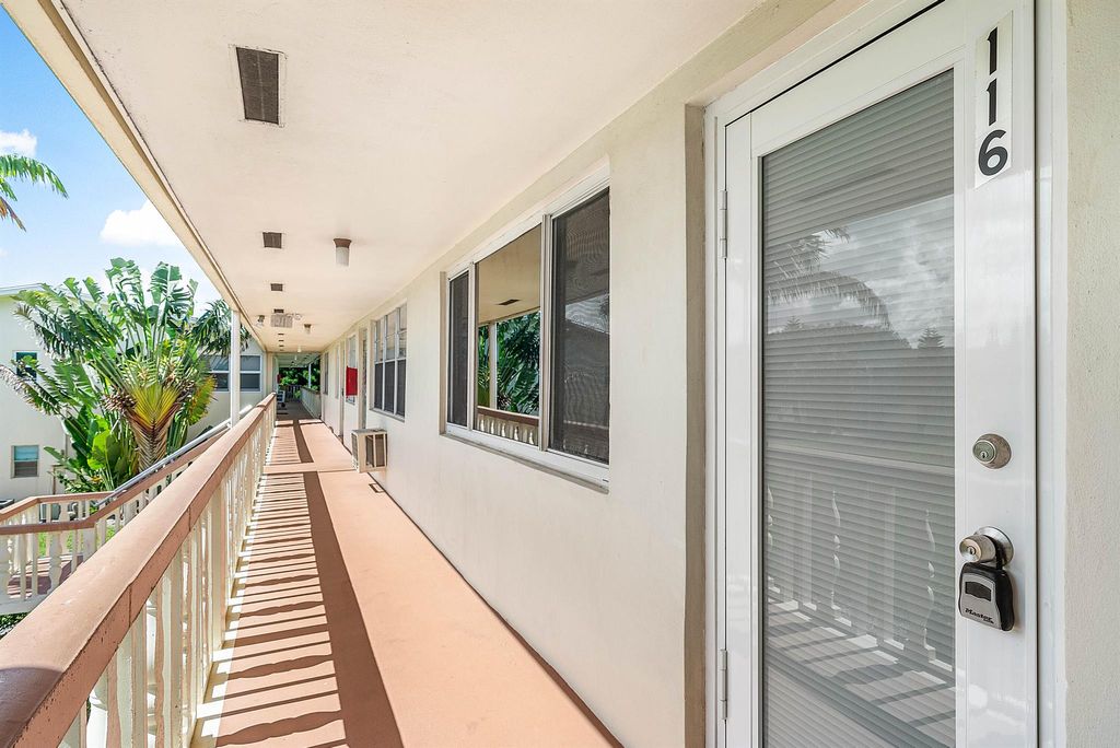 Photo of 116 Salisbury E, West Palm Beach, FL 33417 (MLS # R11135012)