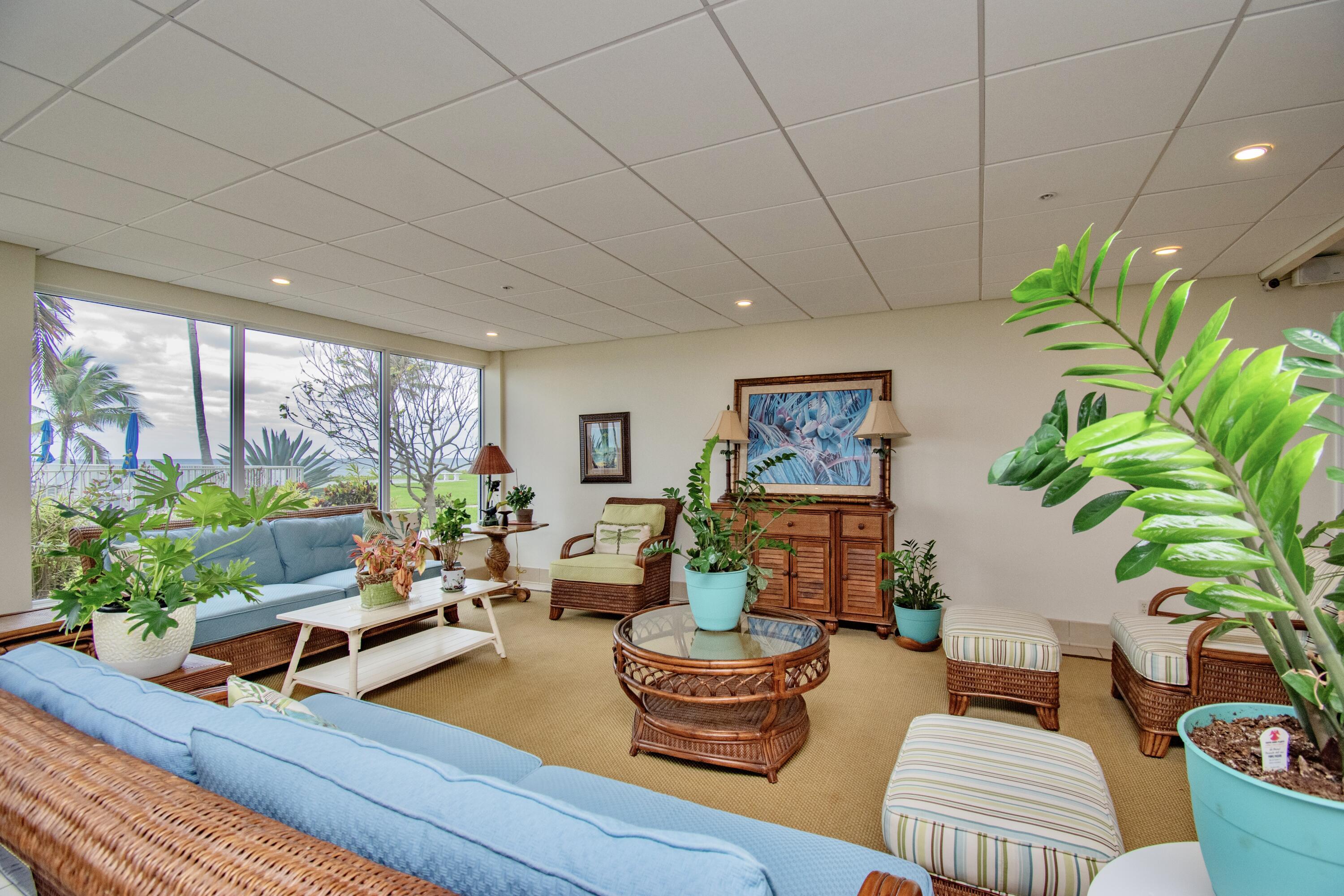 PENTHOUSE TOWERS CONDO - Residential