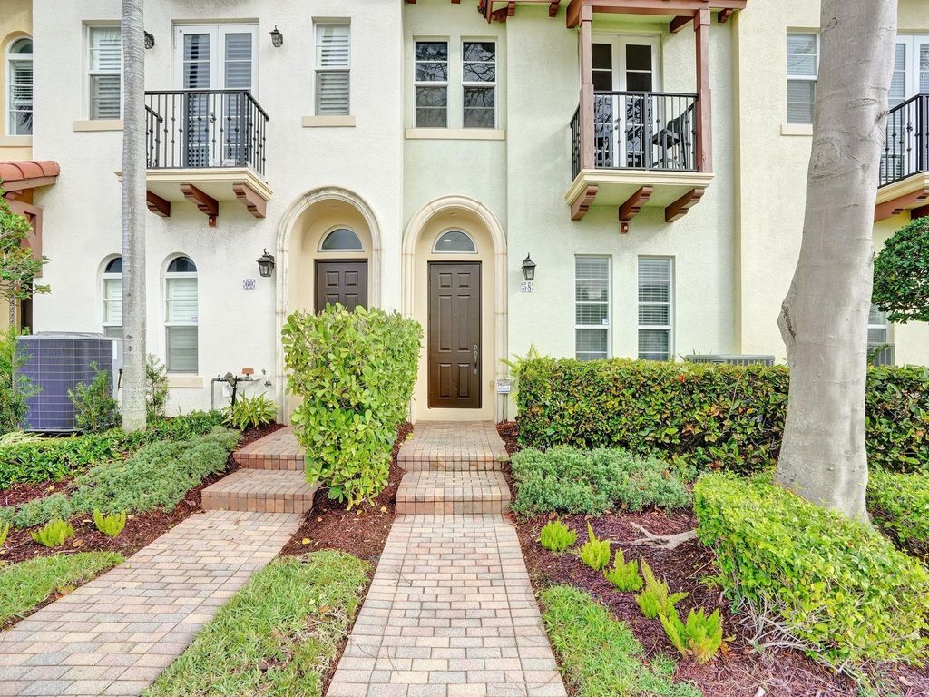 Photo of 58 Via Floresta Drive, Boca Raton, FL 33487 (MLS # F10526332)