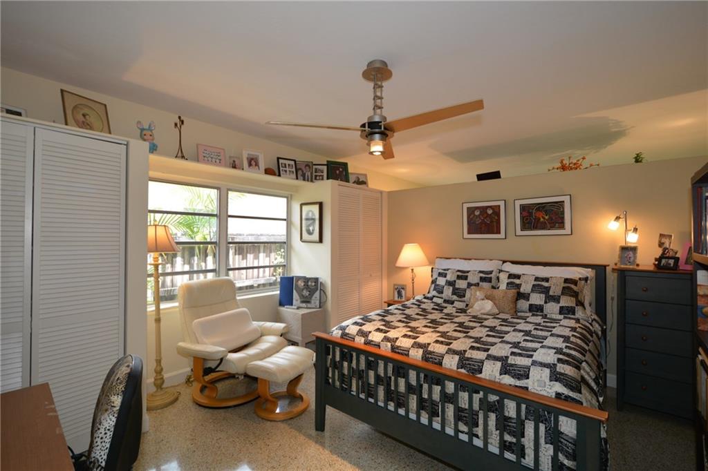 Hollywood 1-21 B - Residential