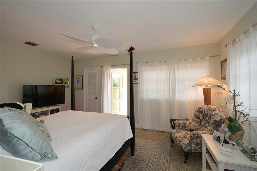 Hollywood 1-21 B - Residential