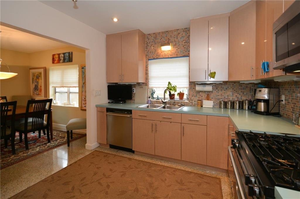 Hollywood 1-21 B - Residential