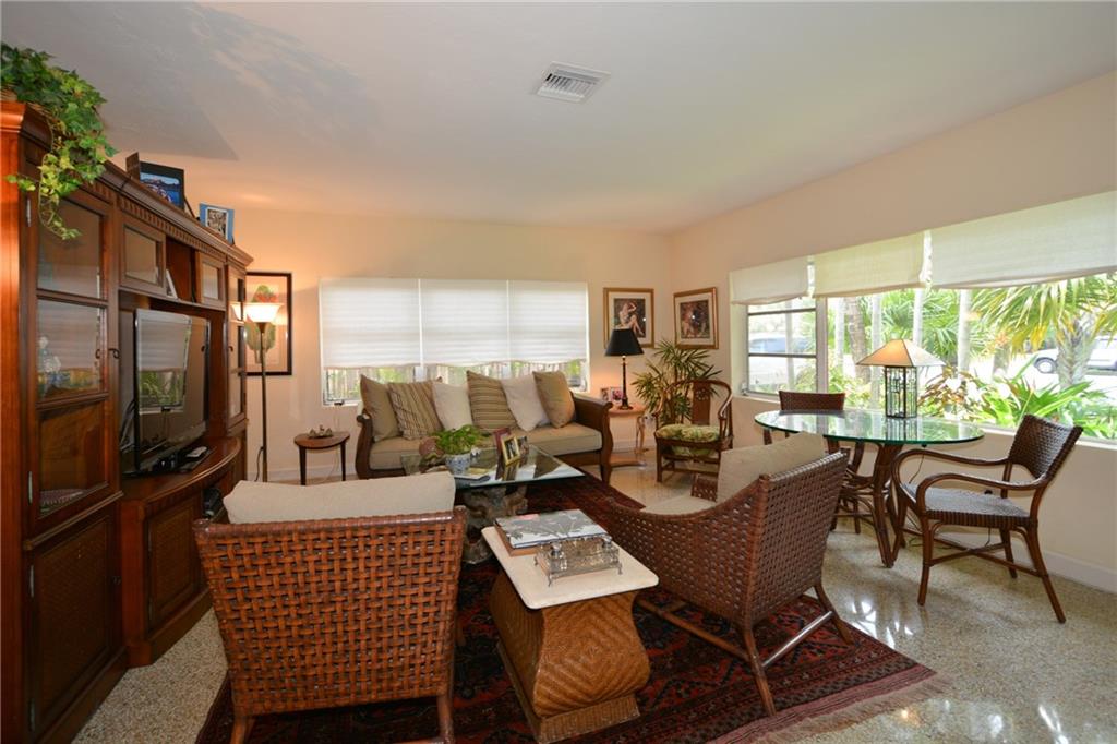 Hollywood 1-21 B - Residential