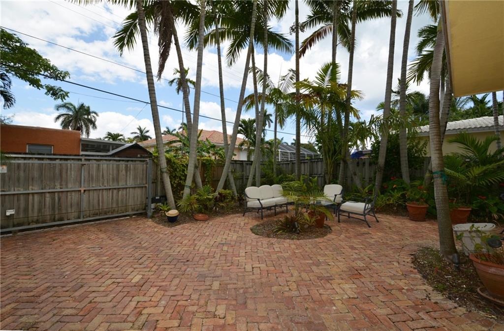 Hollywood 1-21 B - Residential