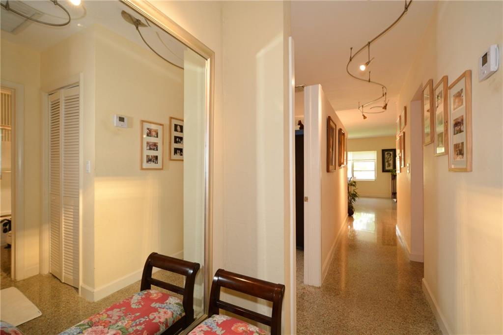 Hollywood 1-21 B - Residential