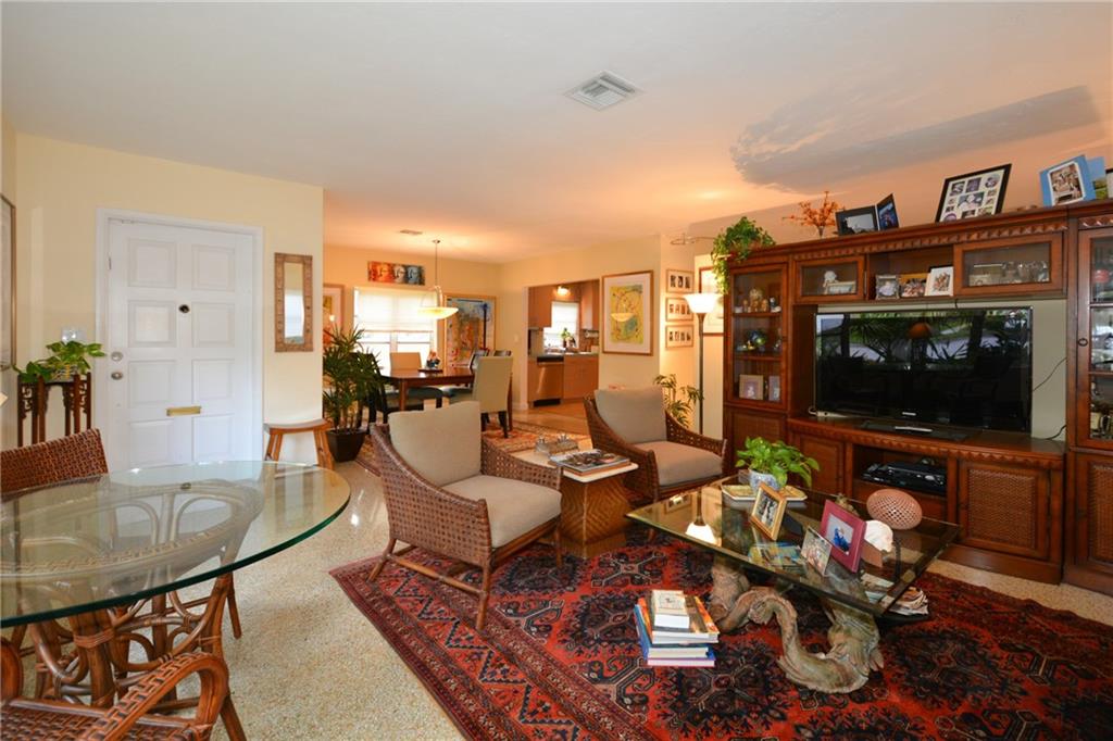 Hollywood 1-21 B - Residential