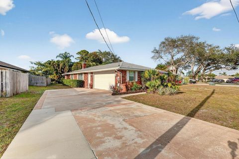 Homes with One Acre Plus in Florida's Treasure Coast 93 1207 SE Palm Beach Road Port St Lucie FL 34952