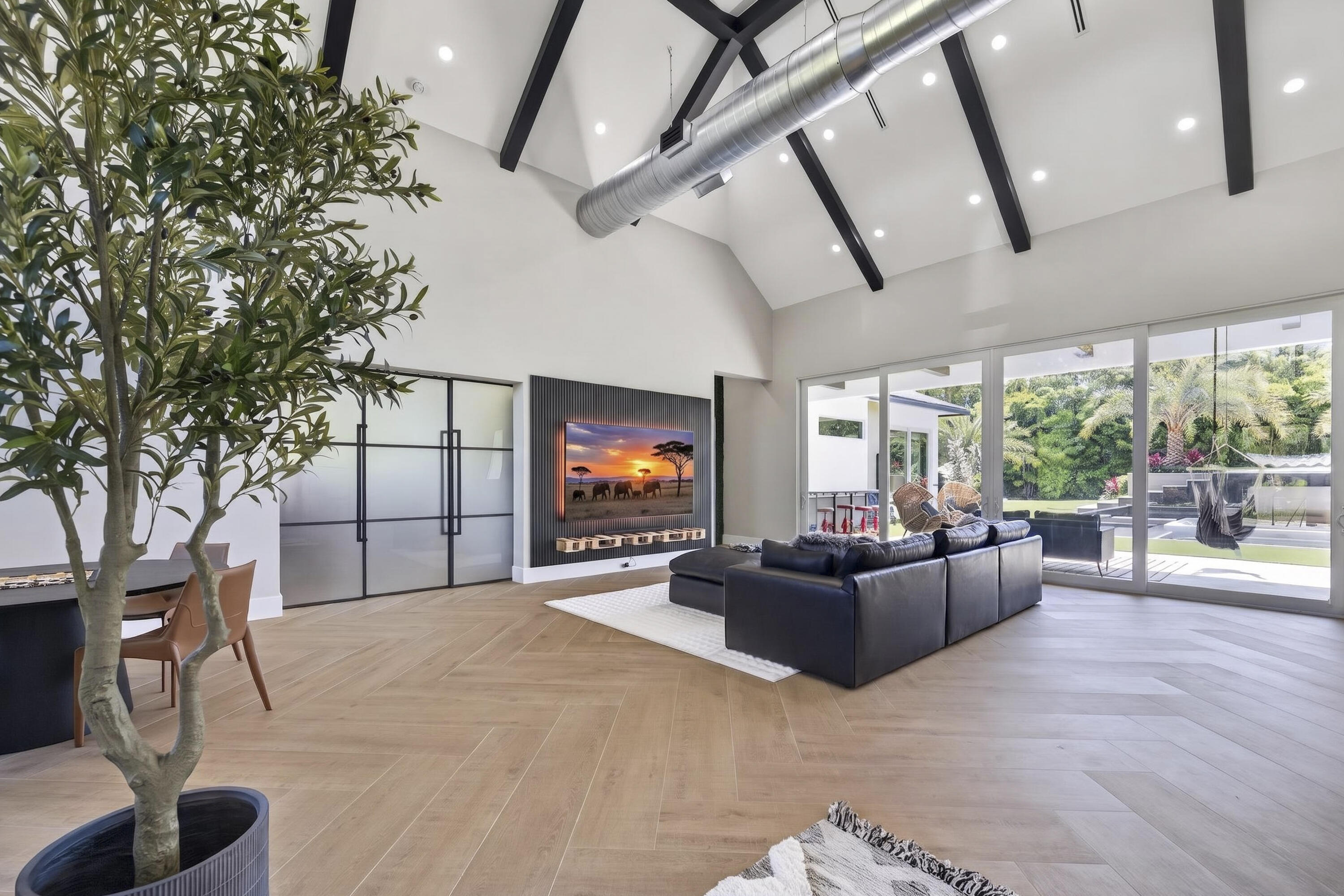 PINETREE - Residential