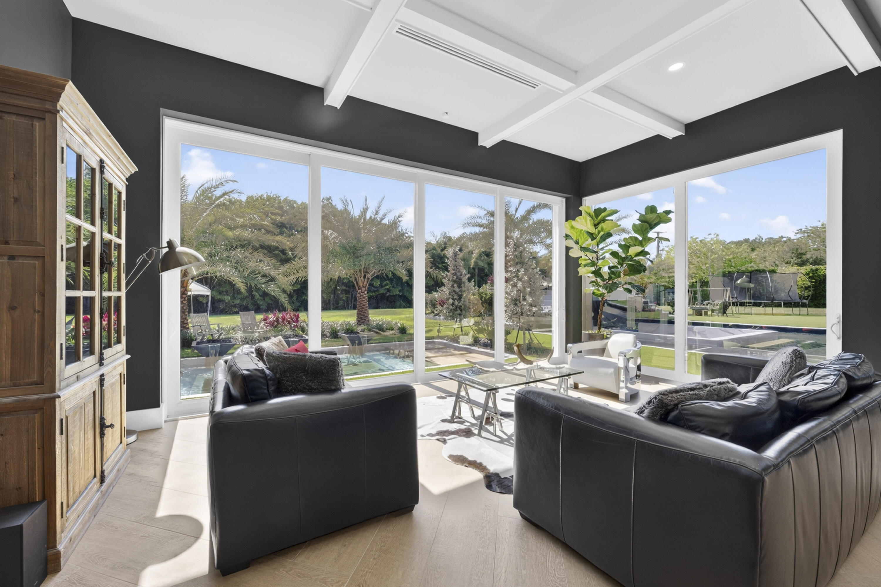 PINETREE - Residential