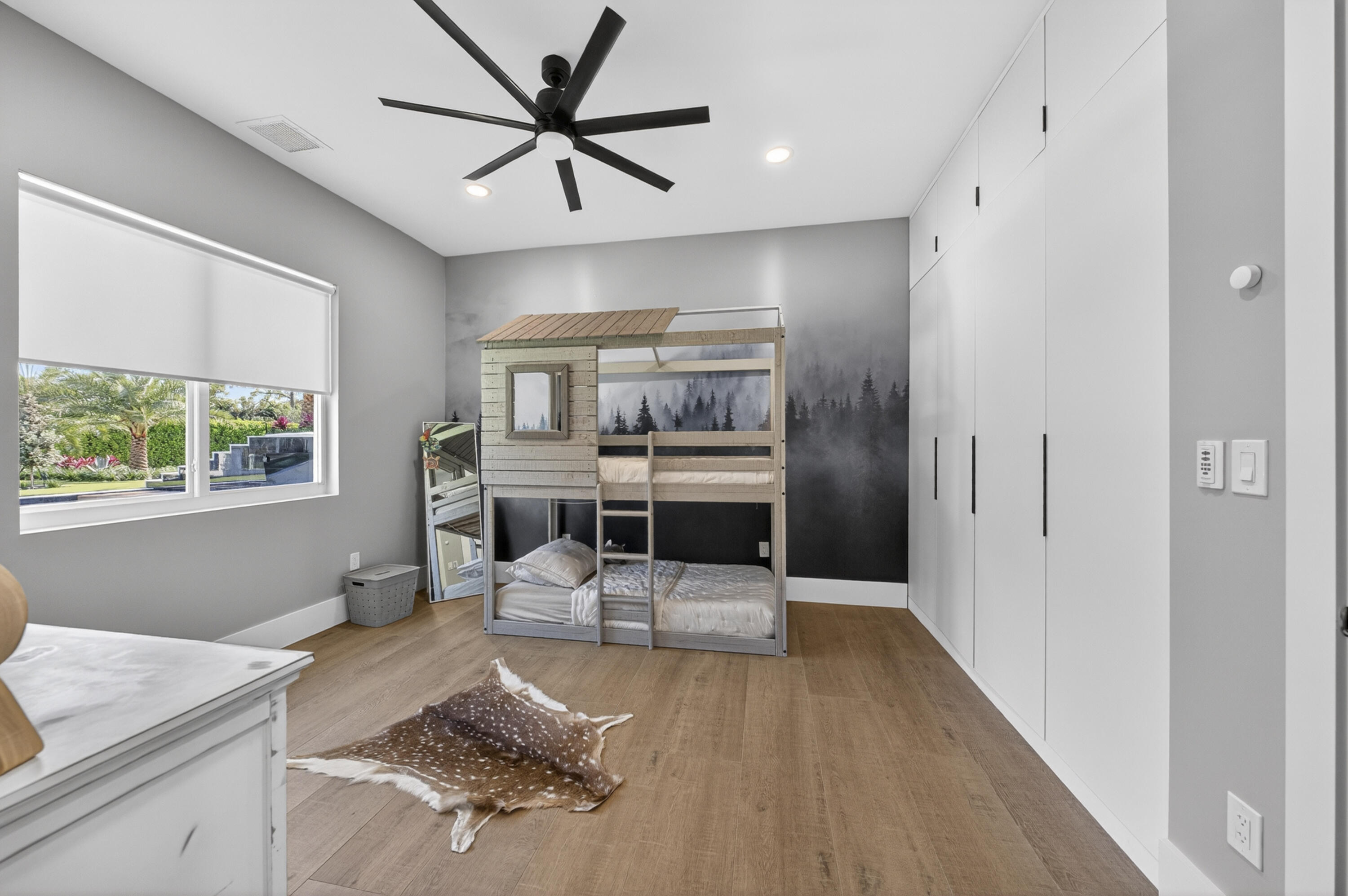PINETREE - Residential