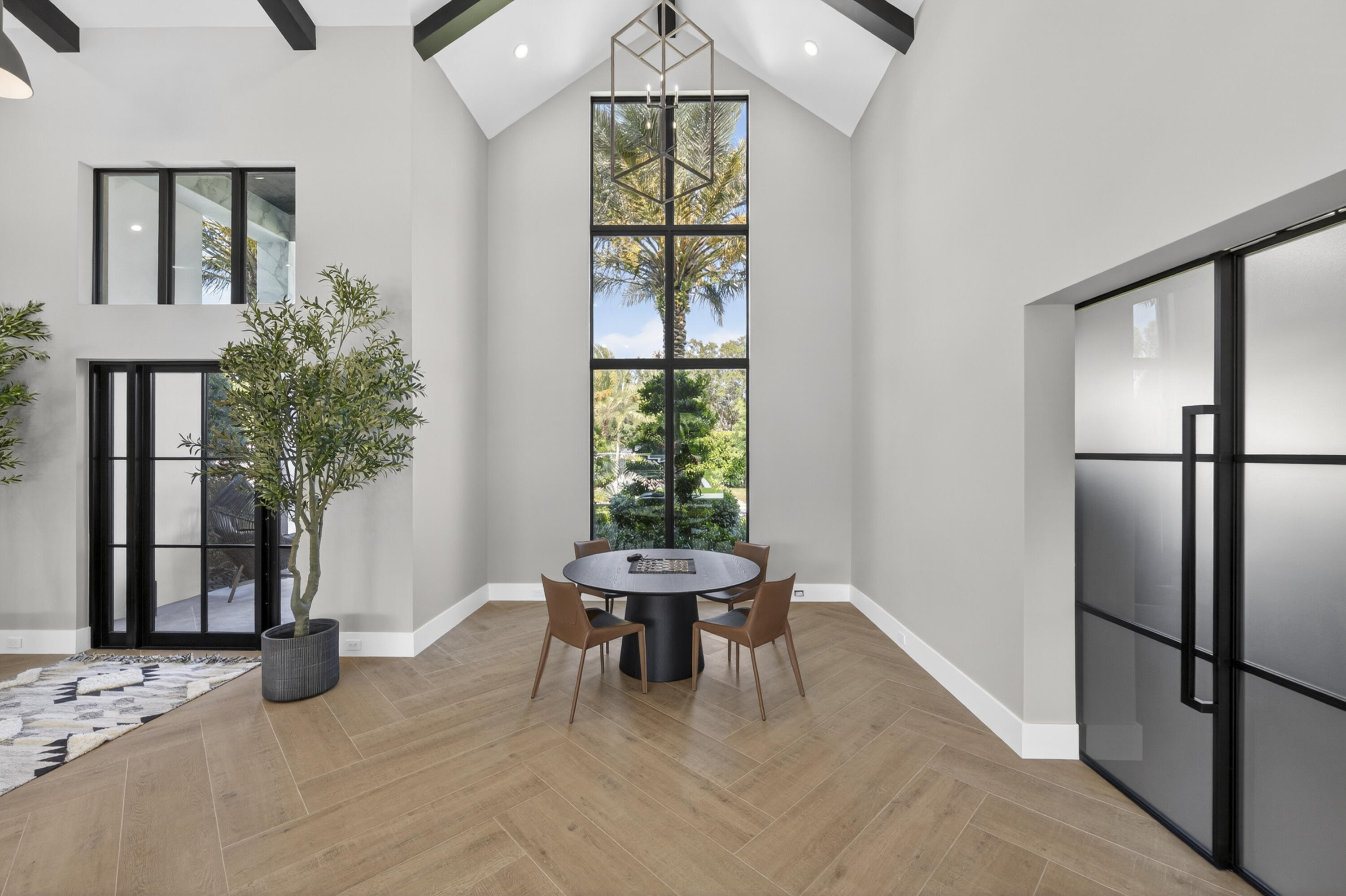 PINETREE - Residential