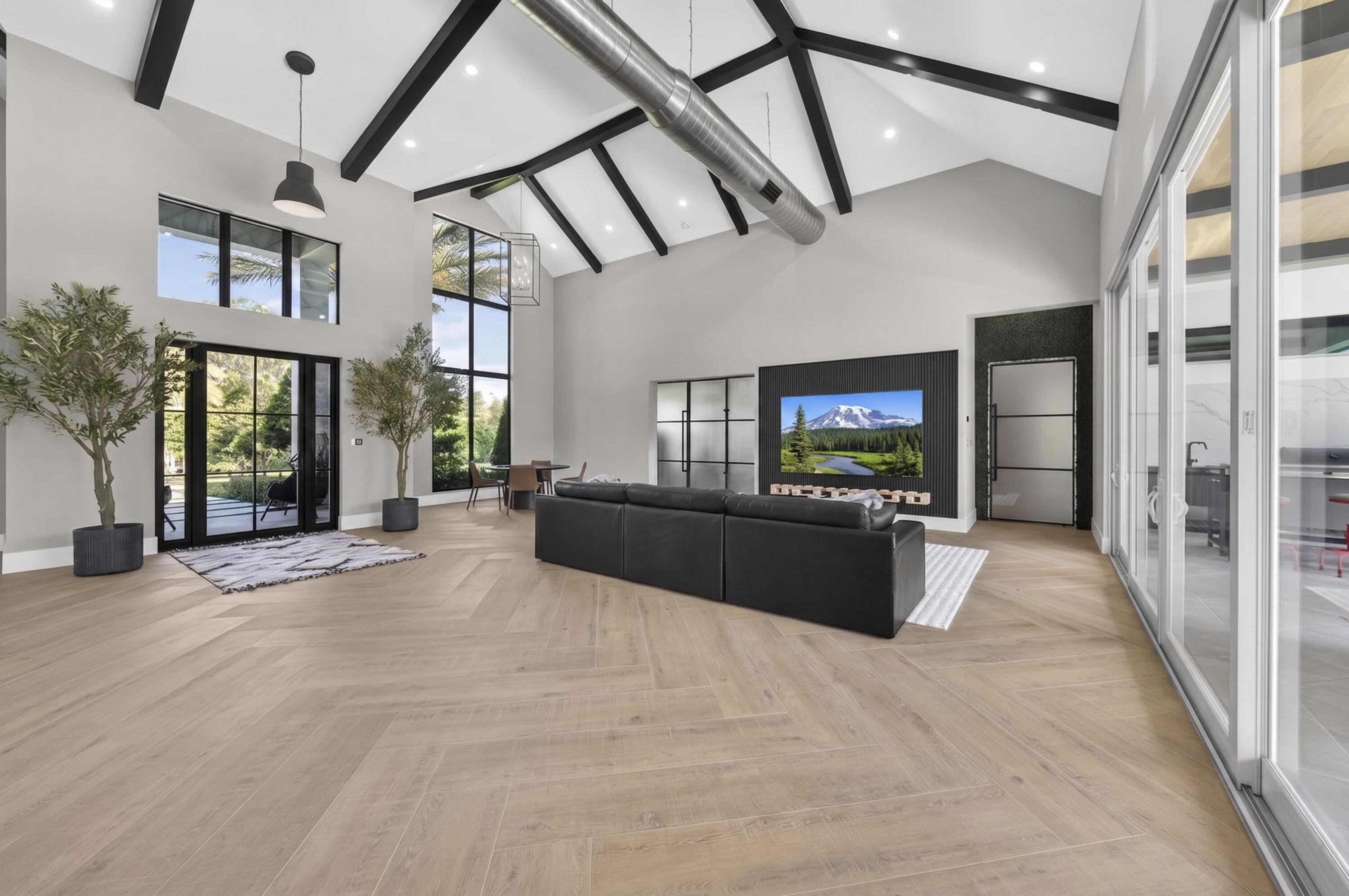 PINETREE - Residential
