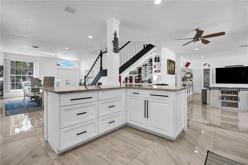 LAKE CHARLESTON - Residential