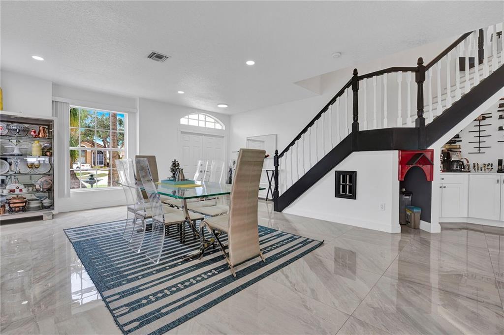 LAKE CHARLESTON - Residential