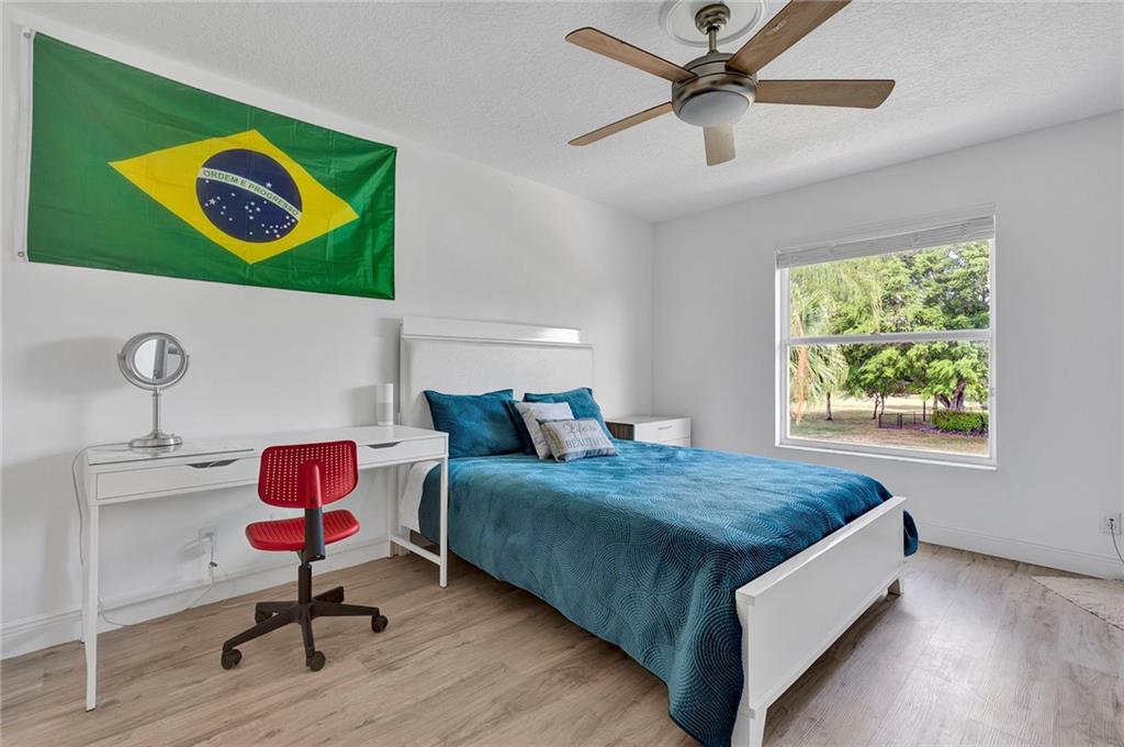 LAKE CHARLESTON - Residential