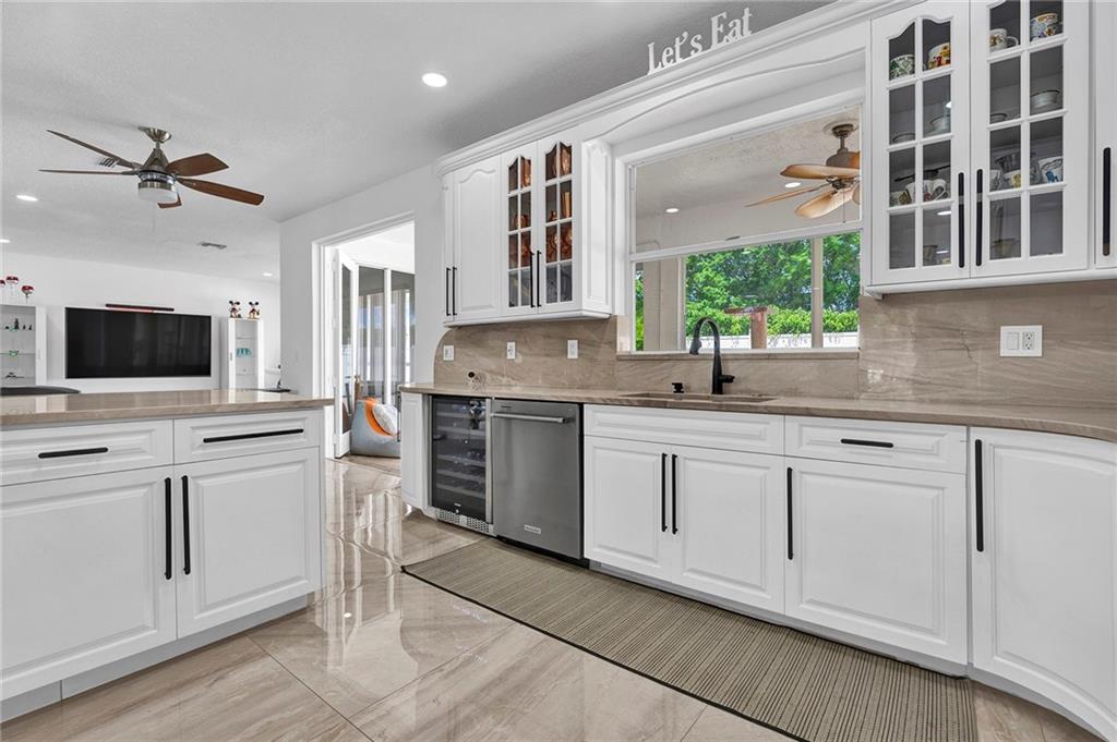 LAKE CHARLESTON - Residential