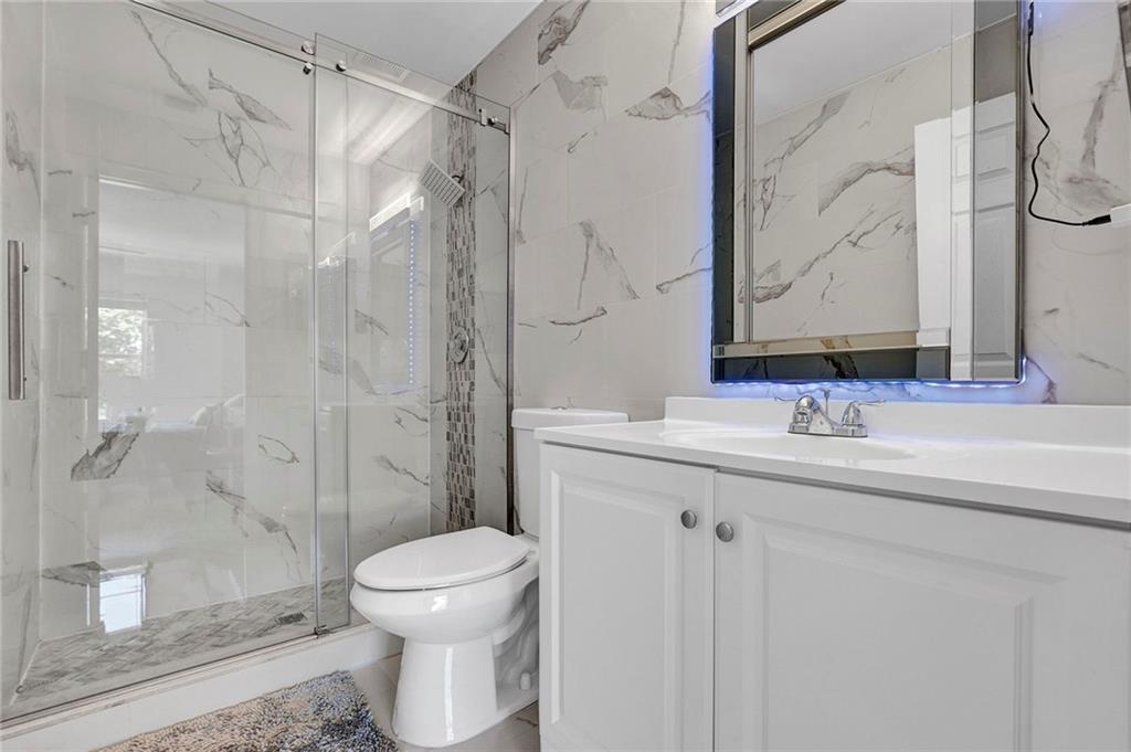 LAKE CHARLESTON - Residential