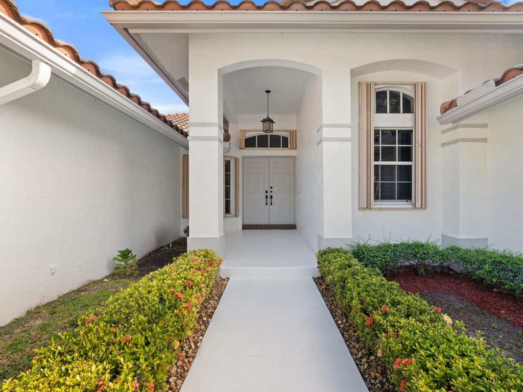 Photo of 833 Heron Road, Weston, FL 33326 (MLS # B26013750)