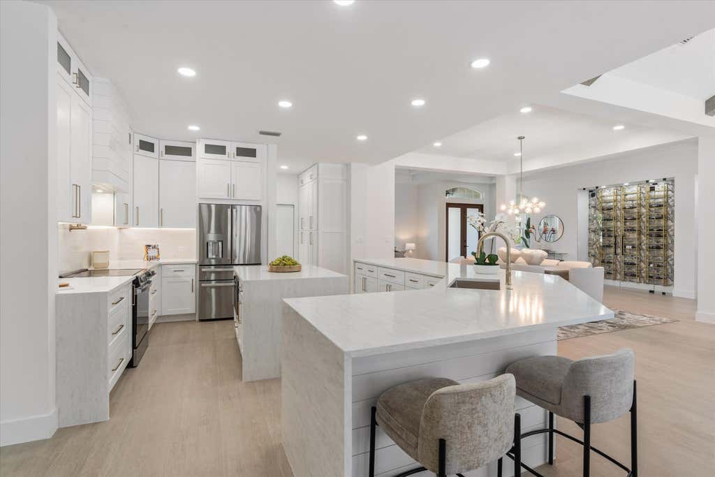 Photo of 19029 SE Kokomo Lane, Jupiter, FL 33458 (MLS # B26040696)
