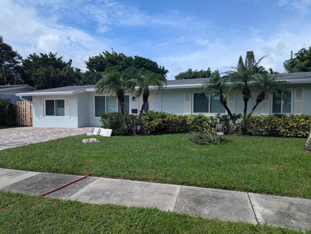Photo of 1017 SE 7TH Street, Deerfield Beach, FL 33441 (MLS # B26083556)