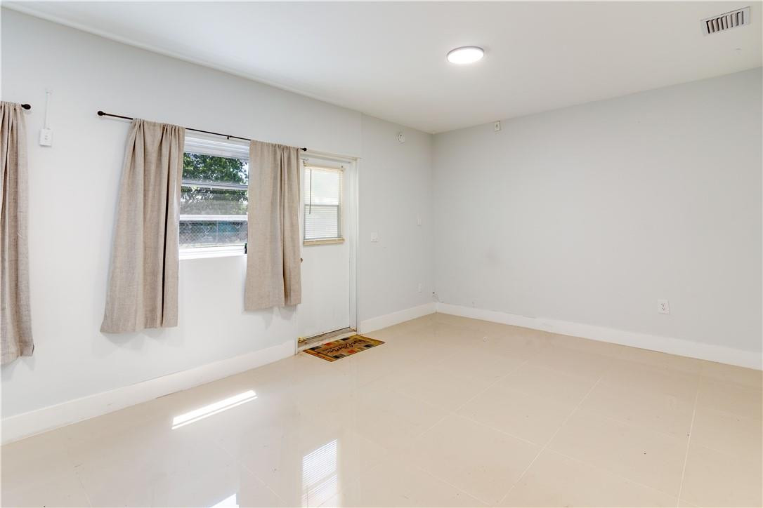 Hollywood Little Ranches - Residential Lease