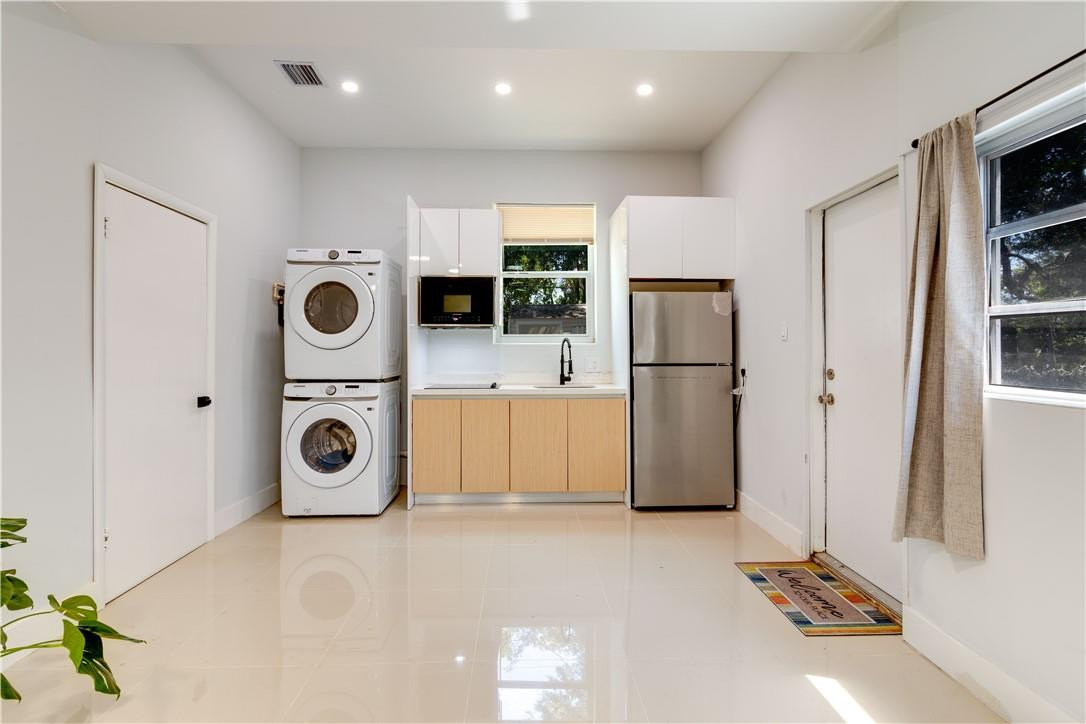 Hollywood Little Ranches - Residential Lease