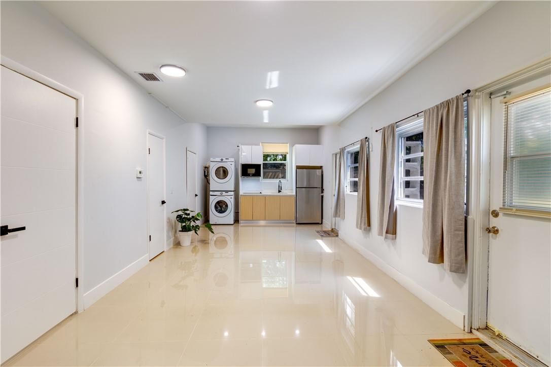 Hollywood Little Ranches - Residential Lease